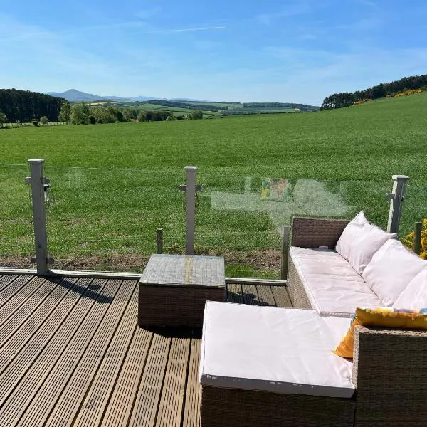 Ruberslaw View Lodge Lilliardsedge, hotel v destinaci Jedburgh