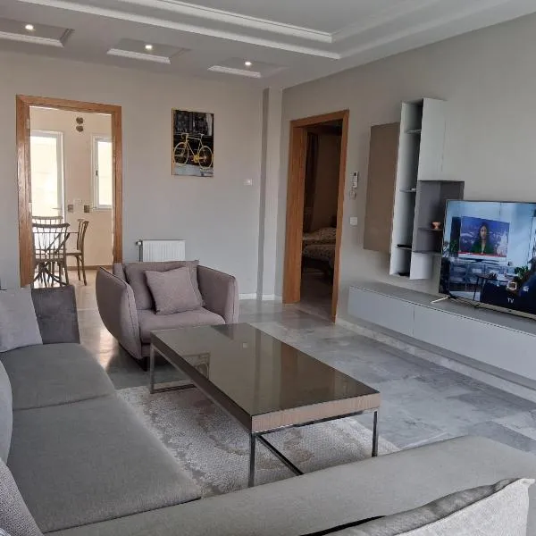 Luxurious apartment Jardin Carthage - 2 bedrooms, hotel din Sidi Daoud