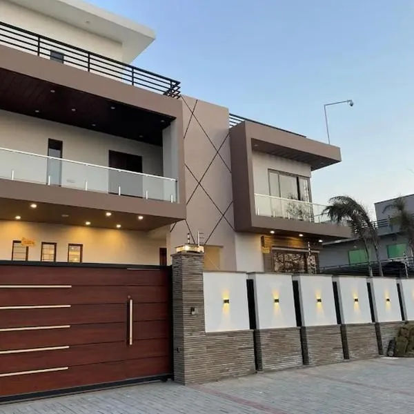 Family Luxury Lodges, hotel in Islamabad