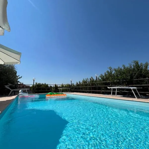 Appartamento Belvedere con Piscina - Le Grotte Rooms And Apartments, Hotel in Camerano