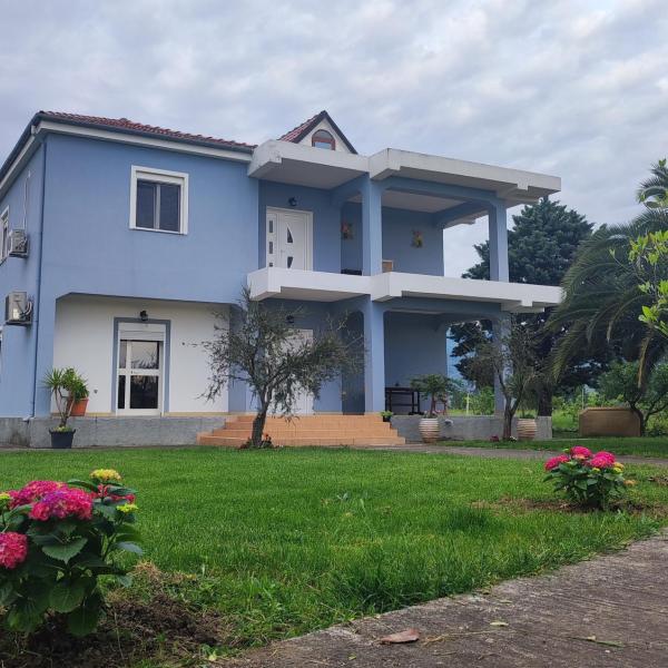 Villa ILIRIAN, Laç