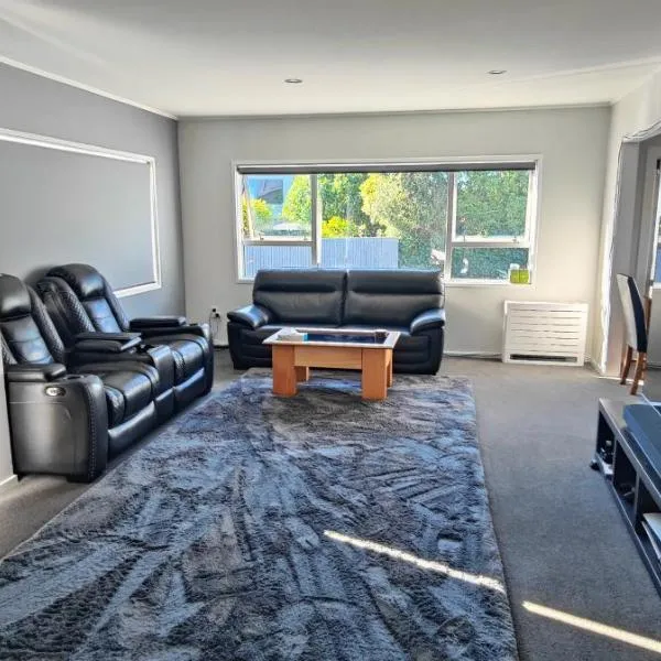 Fully Renovated 3 Bedroom Home, ξενοδοχείο σε Νέλσον