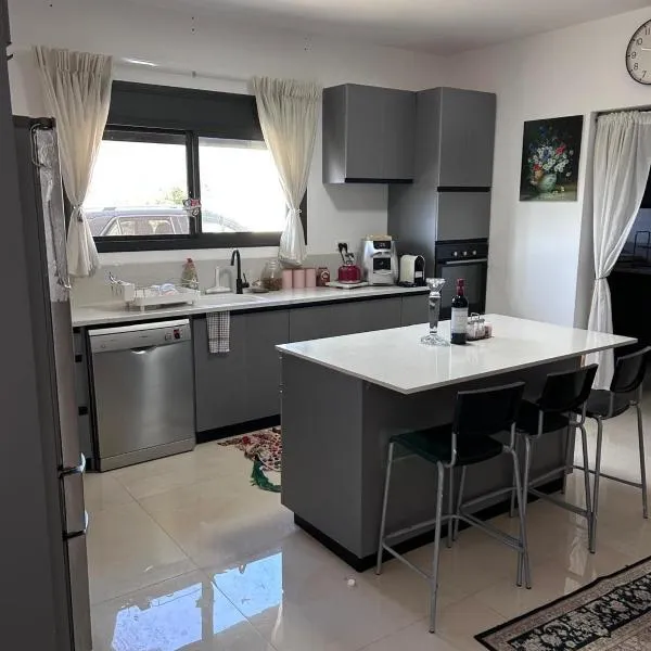 הבית על ההר בכרמל, hotel v destinaci ‘Isfiyā