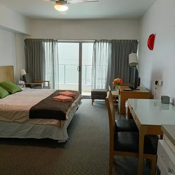 Mantra Pandanas Apartment- King Bed & Kitchen, hotel in Darwin