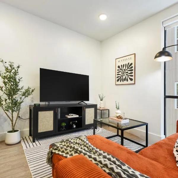 LUX Studio King Bed Gym Free Parking, hotel v destinaci Pittsburgh