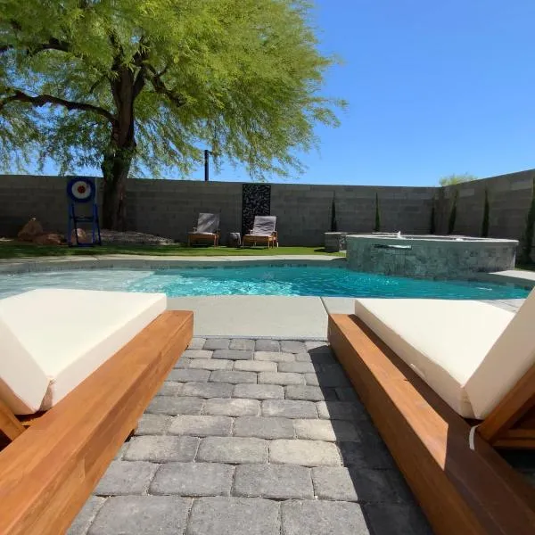 Buddha Gem, Central 6 Bed Room Luxury Home with Pool Hot Tub Game Room and much more, hotell Las Vegases