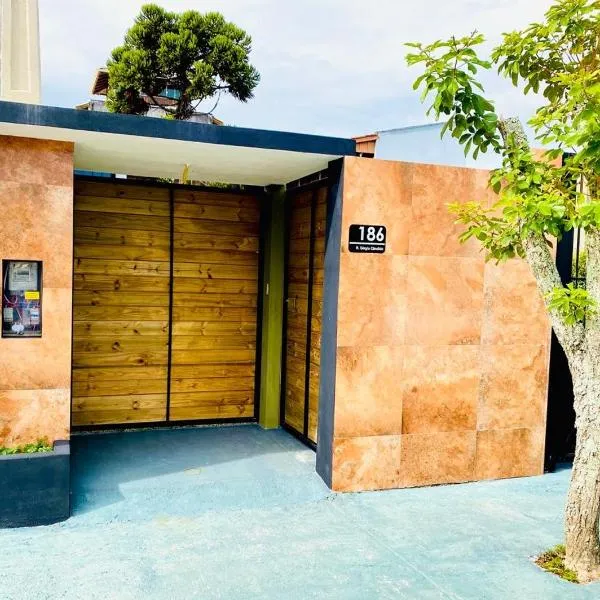 TuRiStAnDo eM fLoRiPa - Espaço PRIVATIVO até 6 pessoas, hotel in Florianópolis
