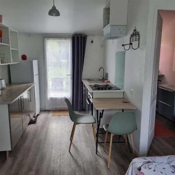 Gîte 2 personnes Pamacaldy, ξενοδοχείο σε Damvix