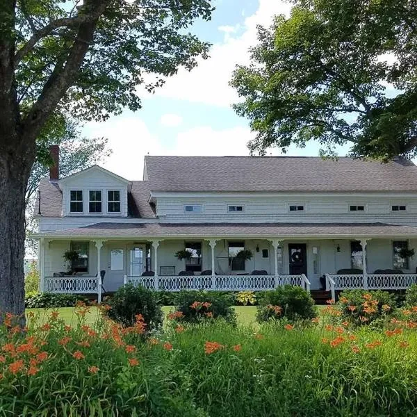 Hoppy Hill Farm House，位于Dover Plains的酒店