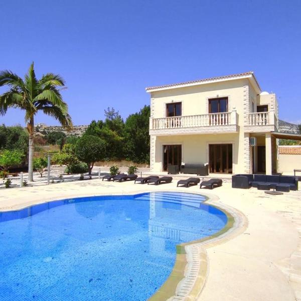 Villa Julia II - Luxury Retreat with Sea & Mountain Views, Пейя