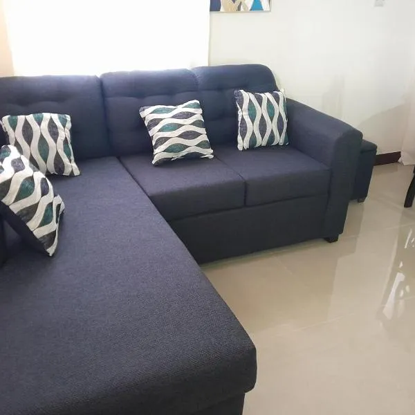 C & J's Coco Manor Vacation Home,位于Old Harbour的酒店