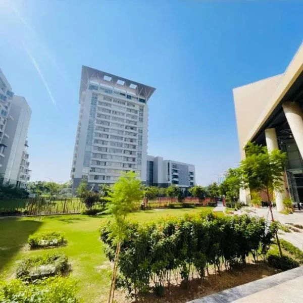 Penta Square - LMY Hotel Serviced Apartments City View DHA Lahore, hotel in Lahore