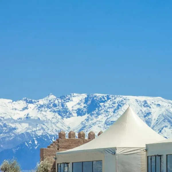 The White Camel Camp - Agafay Desert Activities，位于马拉喀什的酒店