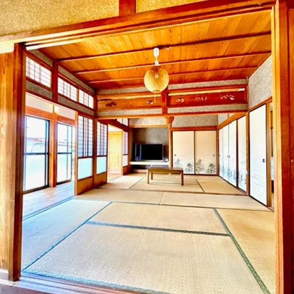 なぎさの宿 日本文化古き良き建物畳敷 大家族グループ利用 長期滞在ok駐車場無料 日本の真ん中Mie Suzuka Ise, Hotel in Tsu