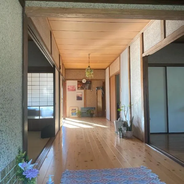 一棟貸しKNA healing house くうねるあそぼ ペット可テレビはありません, hotel in Suo Oshima