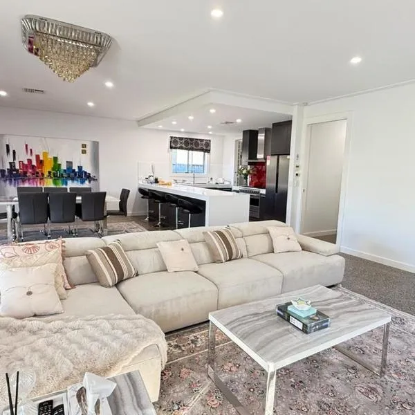 Calm and Inviting Retreat in South Australia, hotel en Islington Station