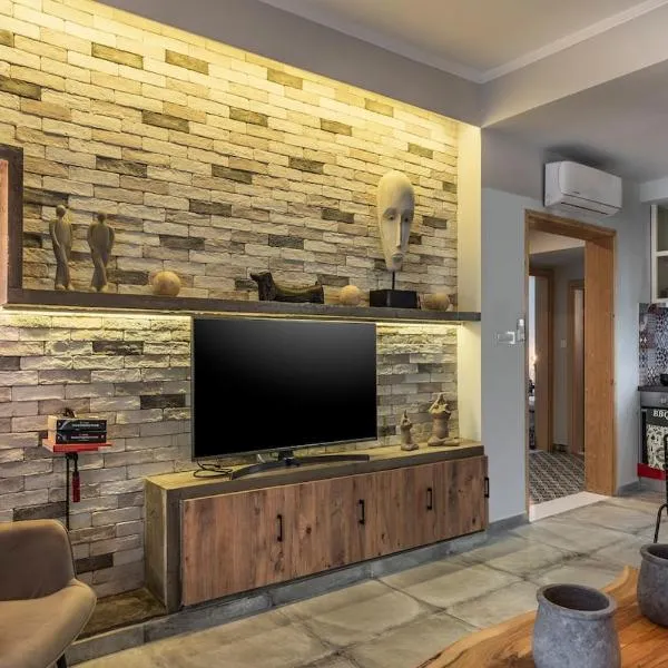 Cosy 1st floor apartment at Koum Kapi Beach, hotel in Chania Town