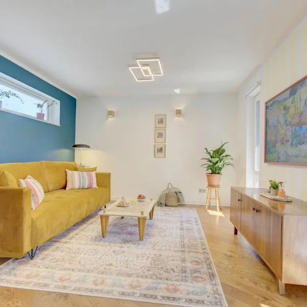 Bungalow - Kinderspielplatz - Garten mit Feuerstelle, hotell sihtkohas Timelkam