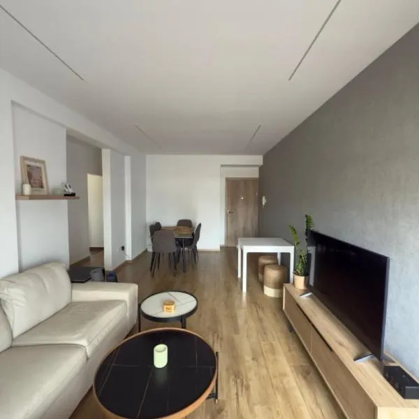Stylish 2 bedroom apartment in Limassol,位于利马索尔的酒店