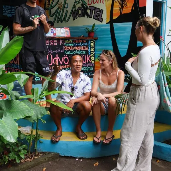 Gili Beach Bum Hostel、ギリ・トラワンガンのホテル