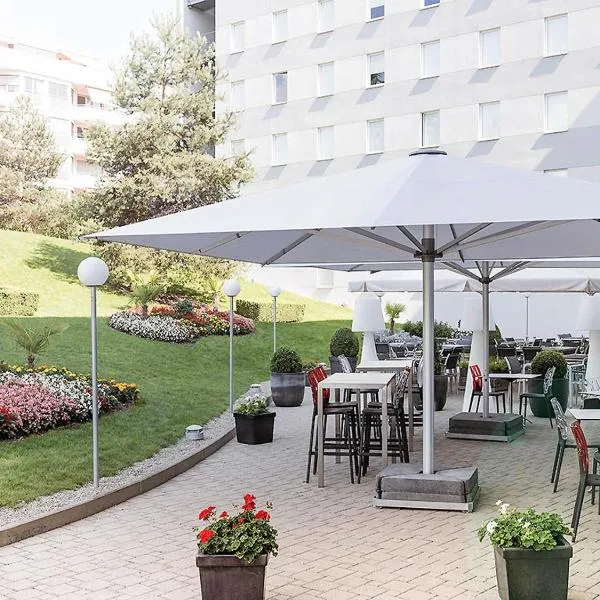 Novotel Suites Genève Aéroport, hotel in Geneva