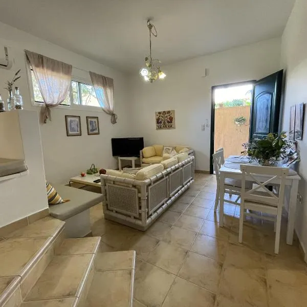 Paulina's Little House, hotel in Politiká