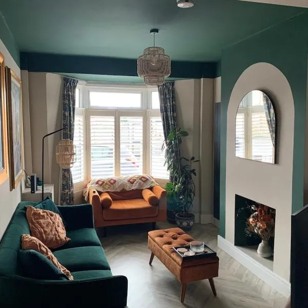 3 bedroom house- East Belfast, hotel in Belfast