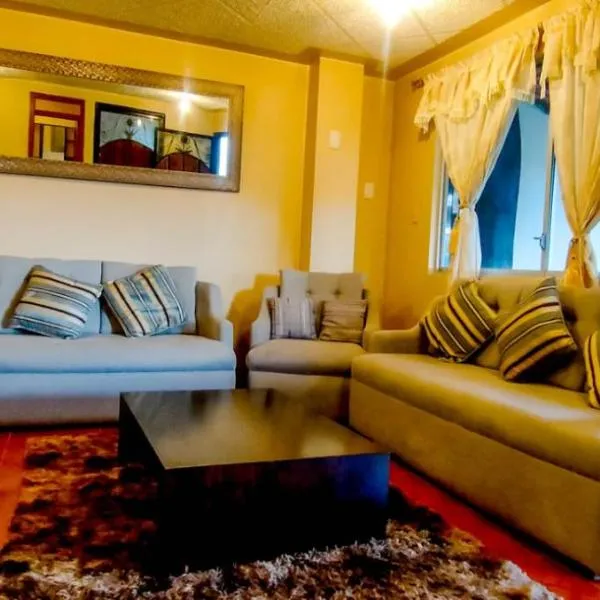 Full apartment, with cinema, hotel in Riobamba