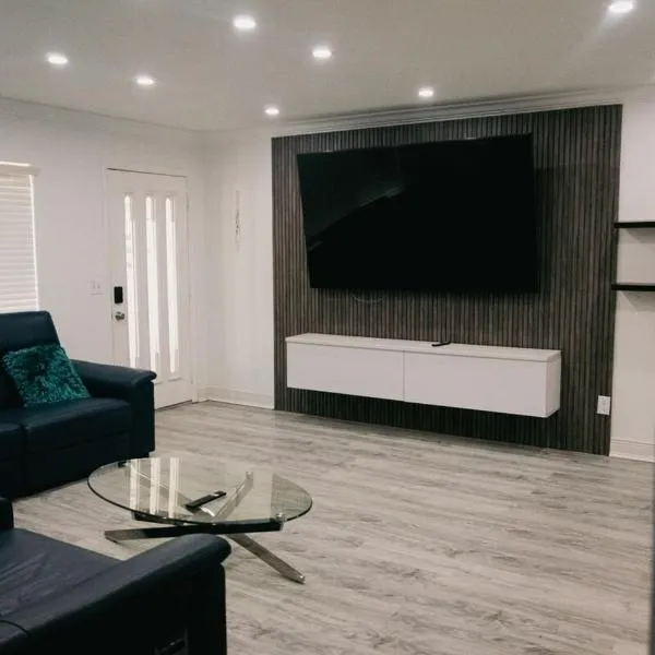 Elegant Escape by Indian Rocks, hotel in Largo