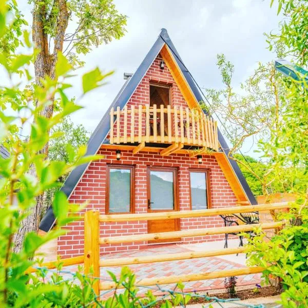 Villat Parku i Liqenit, ξενοδοχείο σε Orllan