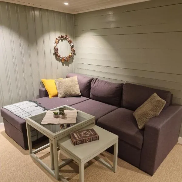 Small apartment near airport, hotel in Bodø