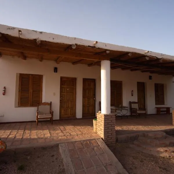 Cabañas y dormis Zgris, hotel en Tinogasta