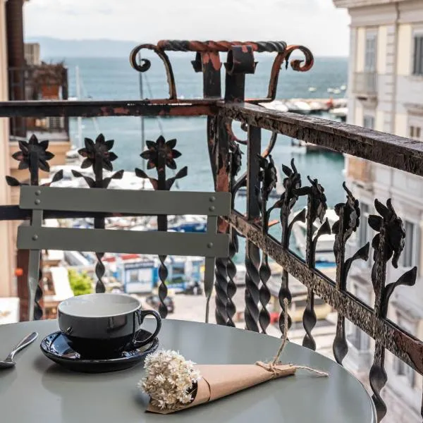 Tribeca Retreat Stunning House By the Sea, khách sạn ở Napoli