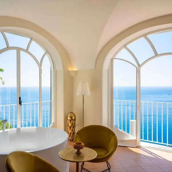 Villa Santa Chiara Positano Suites โรงแรมในโปซิตาโน