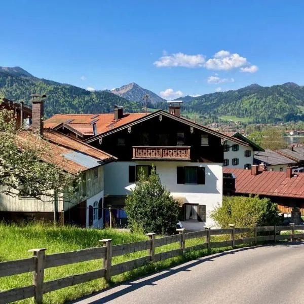 Kölbl Apartments - Ferienwohnungen am Tegernsee、テガーンゼーのホテル