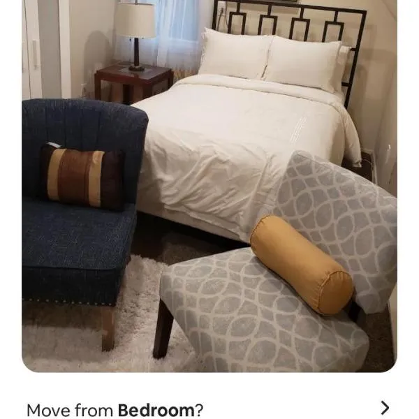 Cozy 111、Elmontのホテル