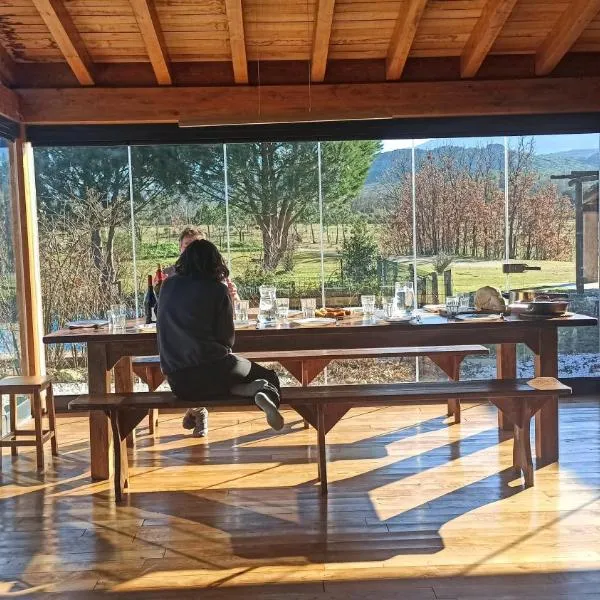 Las Lucías, experiencias de ecoturismo, hôtel à Navatrasierra