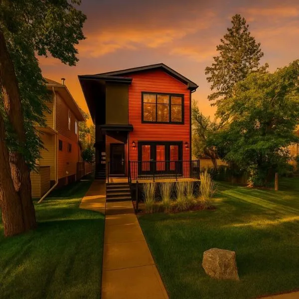 Chic Hideaway-King Bed-Fireplace-DT-WEM-Garage, hotel em Edmonton