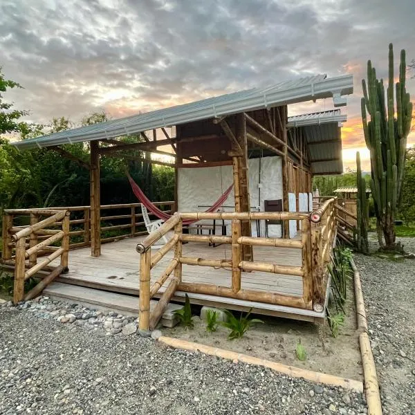 Bosque Seco Bioreserva & Hostel, ξενοδοχείο σε Villavieja