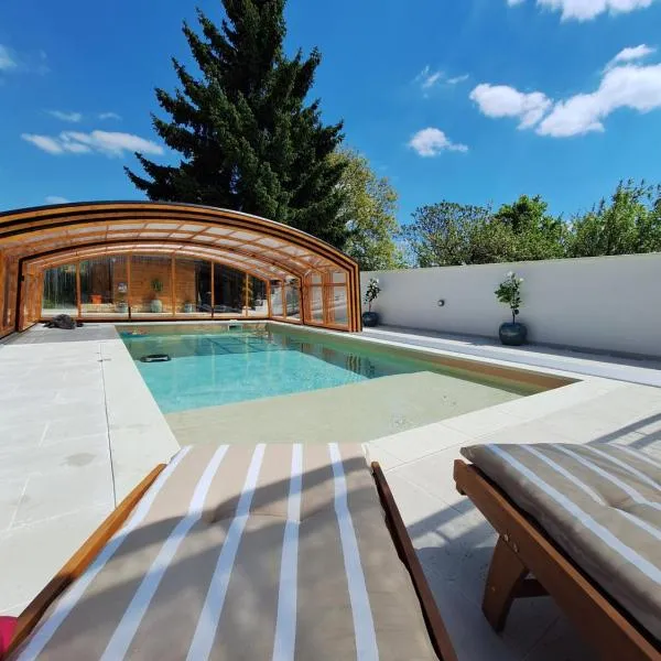 Chalet d' amour, hotel in Kamenný Újezd