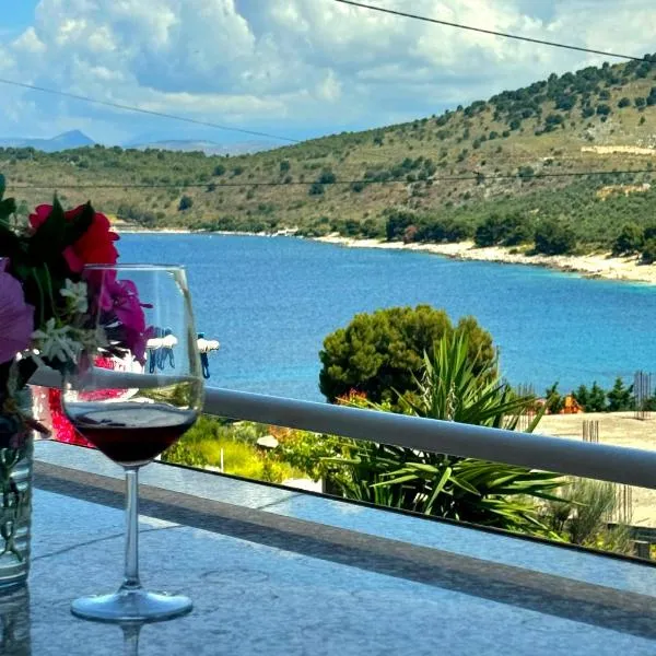 Full Moon Apartments, ξενοδοχείο σε Εξαμίλι