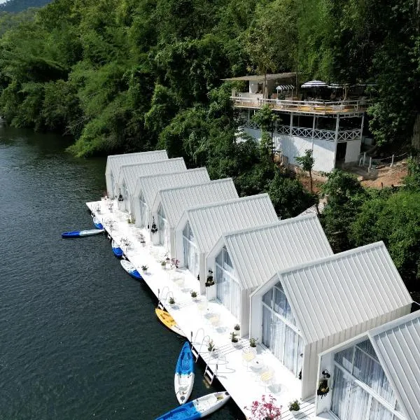 RaftDara Erawan Resort, hotel v destinaci Tha Kradan