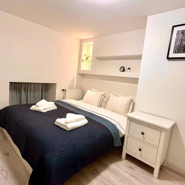 Cozy 2-bedroom Home in the Center, Будапешт