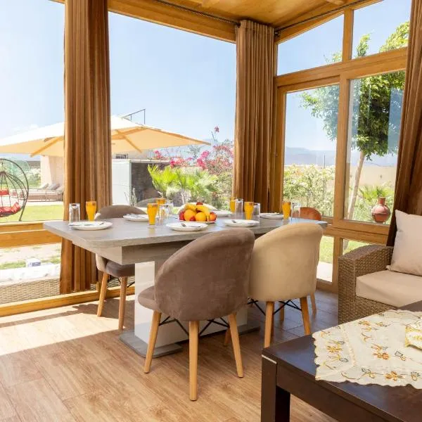 Peaceful Family Villa on a Farm with Private Pool and Stunning Mountain Views, hôtel à Agadir