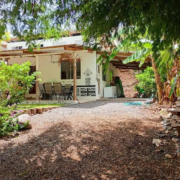 Chez Laeti et Mano, hotel v destinaci Hakamui