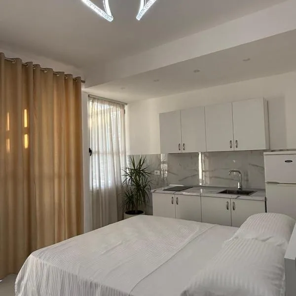 ELIO's Room, hotel in Durrës