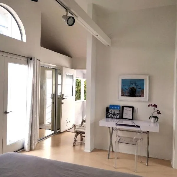 Venice Canals & Beach Guest House, hotel in Los Angeles