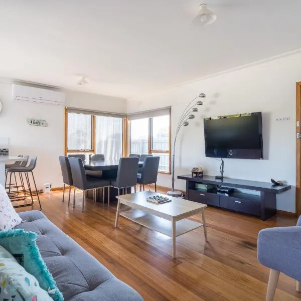 'The Primrose Bungalow' Family Haven Close to Beach, hotel v destinaci Rosebud