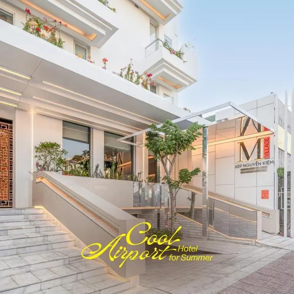 M Village Nguyễn Kiệm - Cosmo Airport Hotel, hotel in Ho Chi Minh City