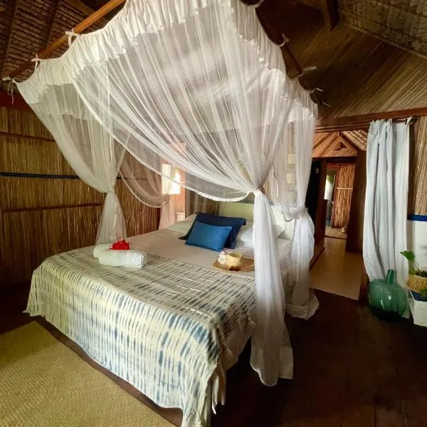 Bungalow à louer AVEC CUISINE ÉQUIPÉE sur plage privée , RAVENALA, hotel in Ile aux Nattes
